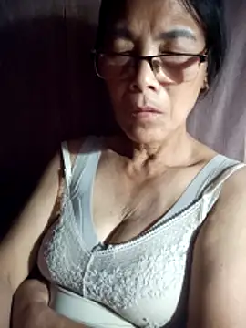 toyo_668 élő XXX-chatje