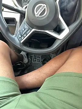 TheReticent_n Webbikameraesitys