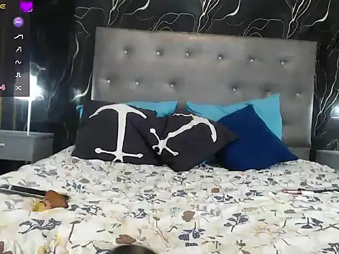 Mia_Coock's Webcam Show