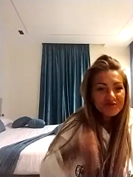 Exotic_ParisX Live XXX-chat