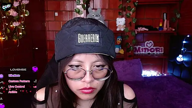 MidoriQuiinn's Live XXX Chat