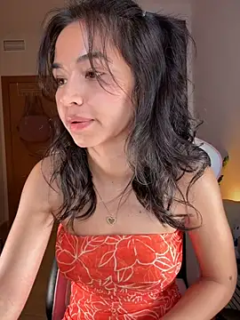 Chat XXX en directo de Adriennesexxx