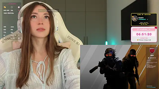 XXX chat uživo modela moleculegirl