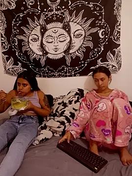 emily_n_abby Live XXX-Chat