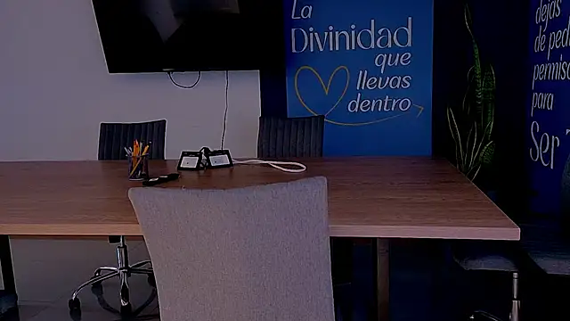 Chat XXX en directo de EmmaCollins01