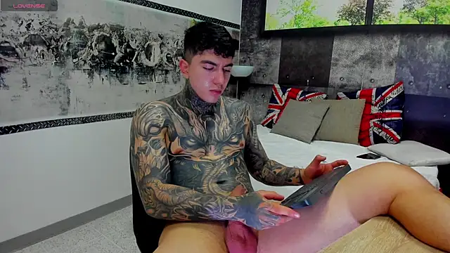 Gury_tattoo Chat XXX in diretta