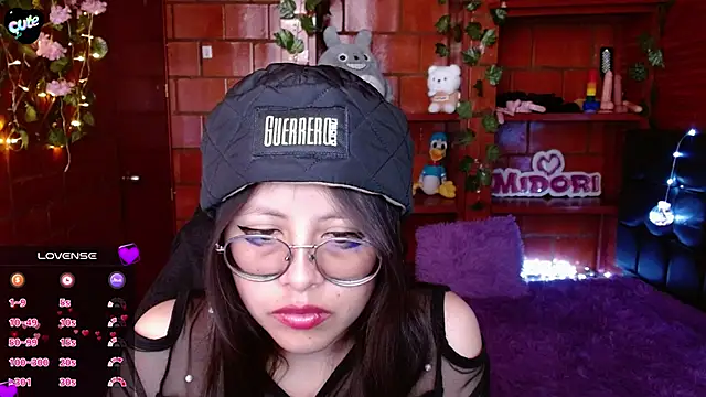 MidoriQuiinn Show in webcam