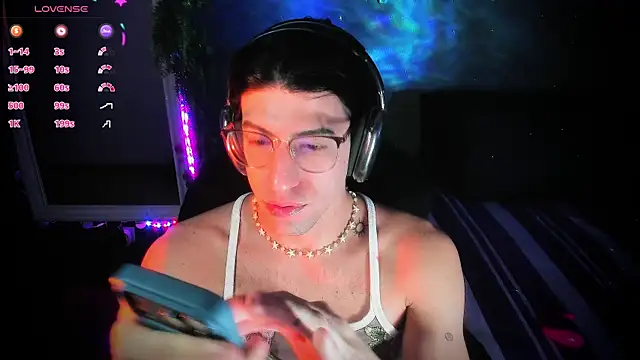 newjeff: διαδικτυακό σόου στην κάμερα