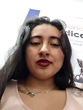 _Sarah-Office1's Live XXX Chat