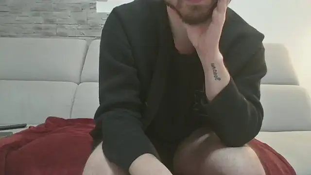 Show modela ItalianAlex na web-kameri