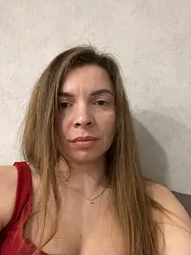 Show modela Luna2547 na web-kameri