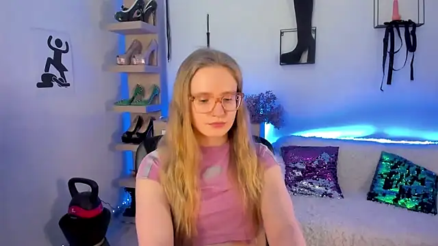 NancyHottie: онлайн-секс-чат