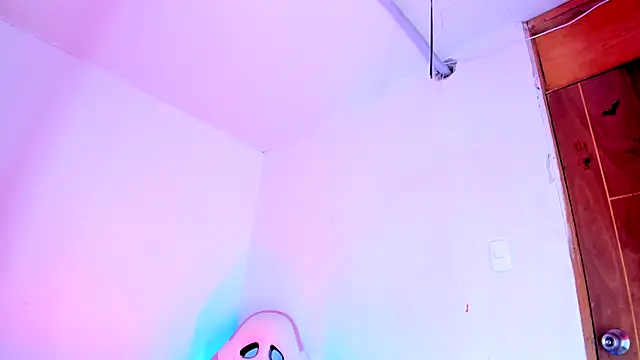 Emily_Coper18 Chat XXX live