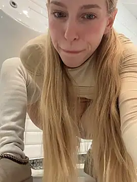 kira_mia live XXX chat