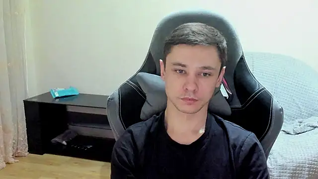 Alexmansuper 现场XXX聊天