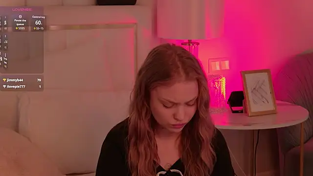 MollyHilton Live XXX-chat