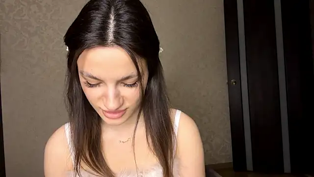 Kosandra_k Adlı Modelin Canlı XXX Sohbeti