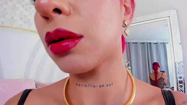 Chat +18 de KatyaJackson ao vivo