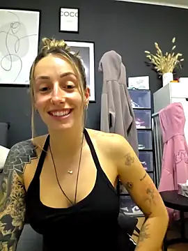 Pokazy przed kamerką – NicoleKaiser