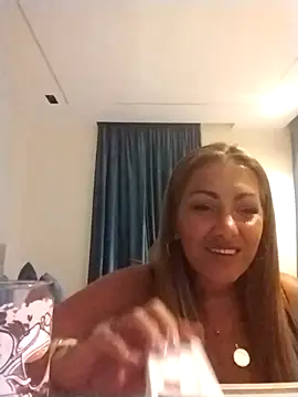 Exotic_ParisX Adlı Modelin Canlı XXX Sohbeti