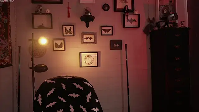 insania_9999_ Adlı Modelin Canlı XXX Sohbeti