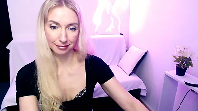 Chat XXX ao vivo de Cute_Smile_Shy