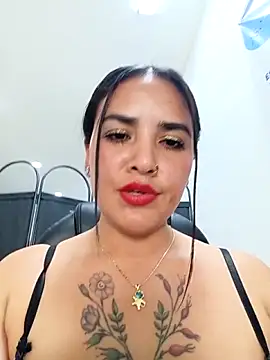 MAYE__13のライブXXXチャット