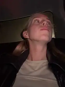 Chat XXX en directo de kira_mia