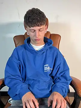 ARON_LUXX – Live XXX-chat