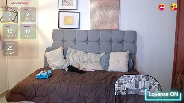 _naomi_s live XXX chat