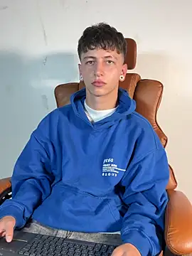 ARON_LUXXのライブXXXチャット