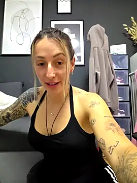 NicoleKaiser live XXX chat