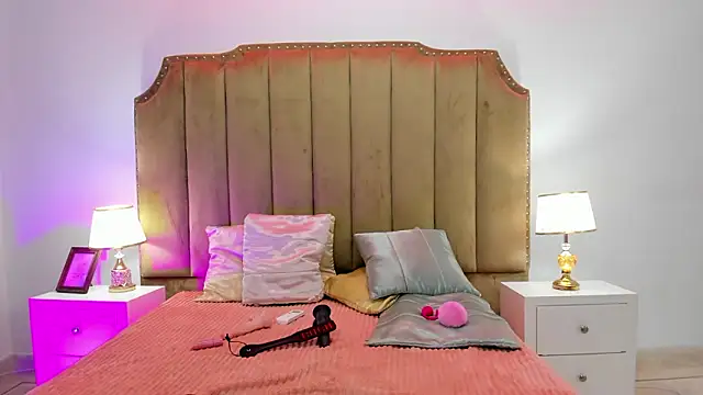 Alessiia_Moon 现场XXX聊天