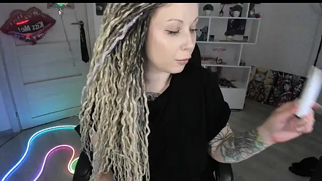 HoneySallyMoore's Live XXX Chat