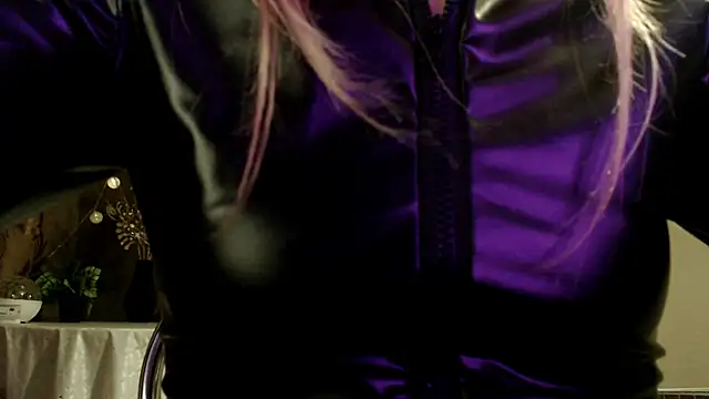 XXX chat uživo modela Iris_lave