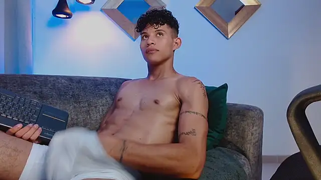 KamiSuarez Live XXX Chat