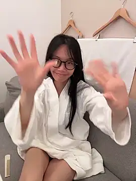 PetiteTight 在線直播表演