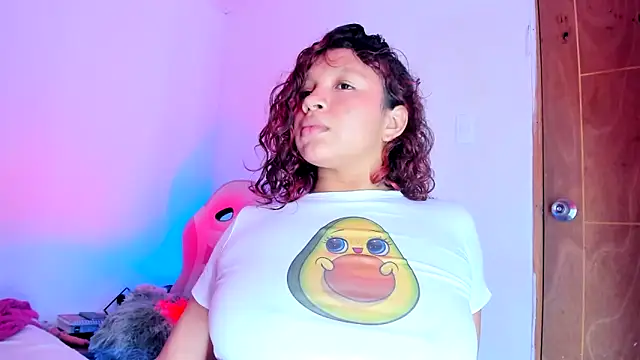 Emily_Coper18 Live XXX-Chat