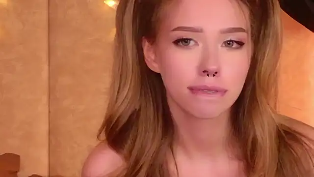 Sierra_Fane live XXX chat