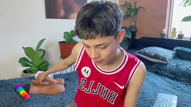 Andy_Belier23: απευθείας συνομιλία ΧΧΧ