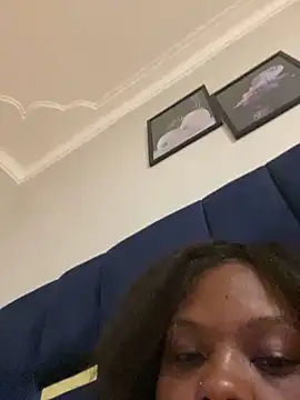 Dellah27 Adlı Modelin Canlı XXX Sohbeti