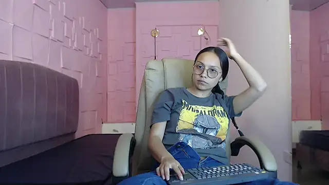 katalina07_1 Adlı Modelin Canlı XXX Sohbeti