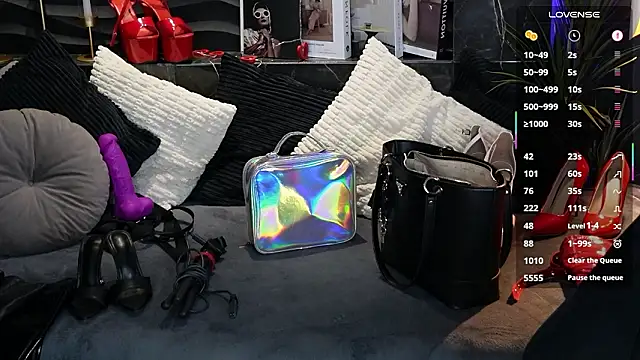 MistressDarsy Adlı Modelin Canlı XXX Sohbeti