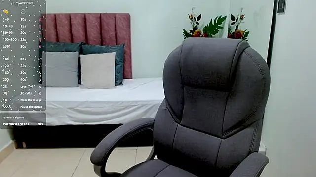 sophia_hadidn Live XXX chat