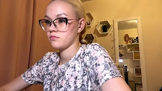 Онлайн чат XXX MiaCashe