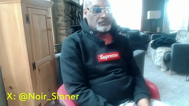 Pokazy przed kamerką – sinnernoir