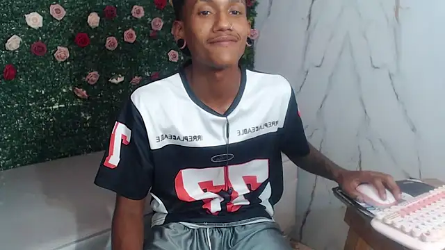 ManSant Chat XXX live