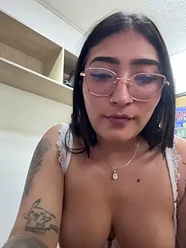 ami_santos লাইভ XXX চ্যাট