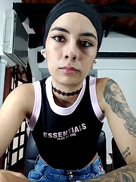 دردشة NicoleEsposito الجنسية المباشرة