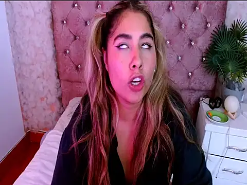 Chat +18 de Sofiazaf_ ao vivo